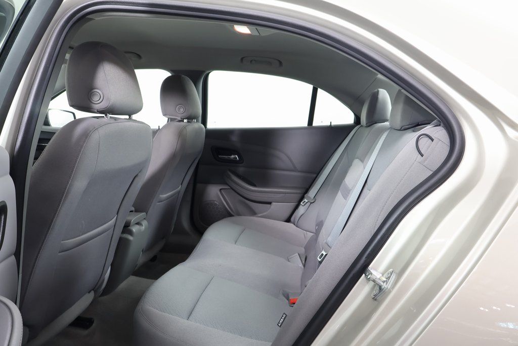 2013 Chevrolet Malibu LS 11