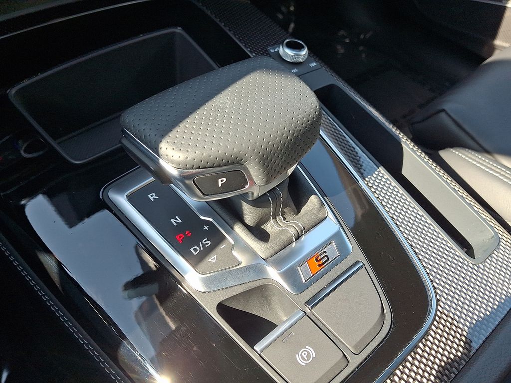 Thumbnail: 2024 Audi SQ5 - 15