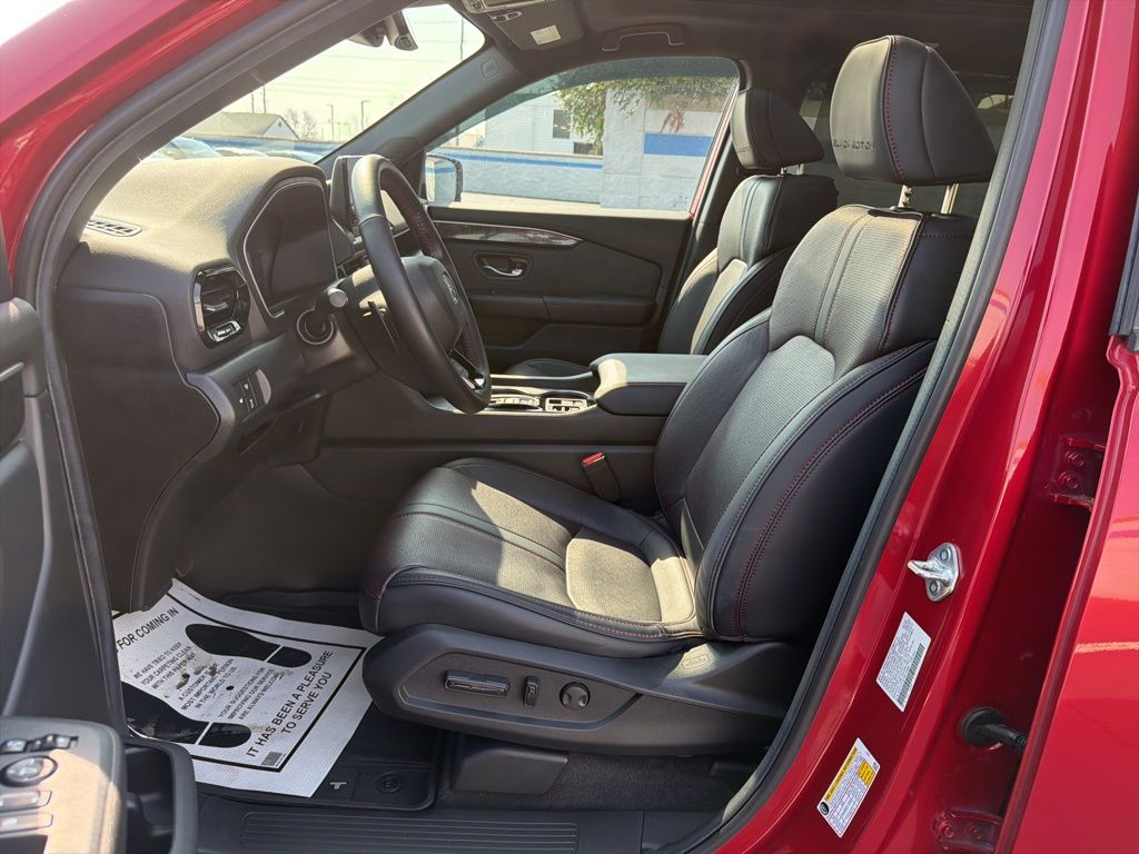 Thumbnail: 2025 Honda Pilot - 17