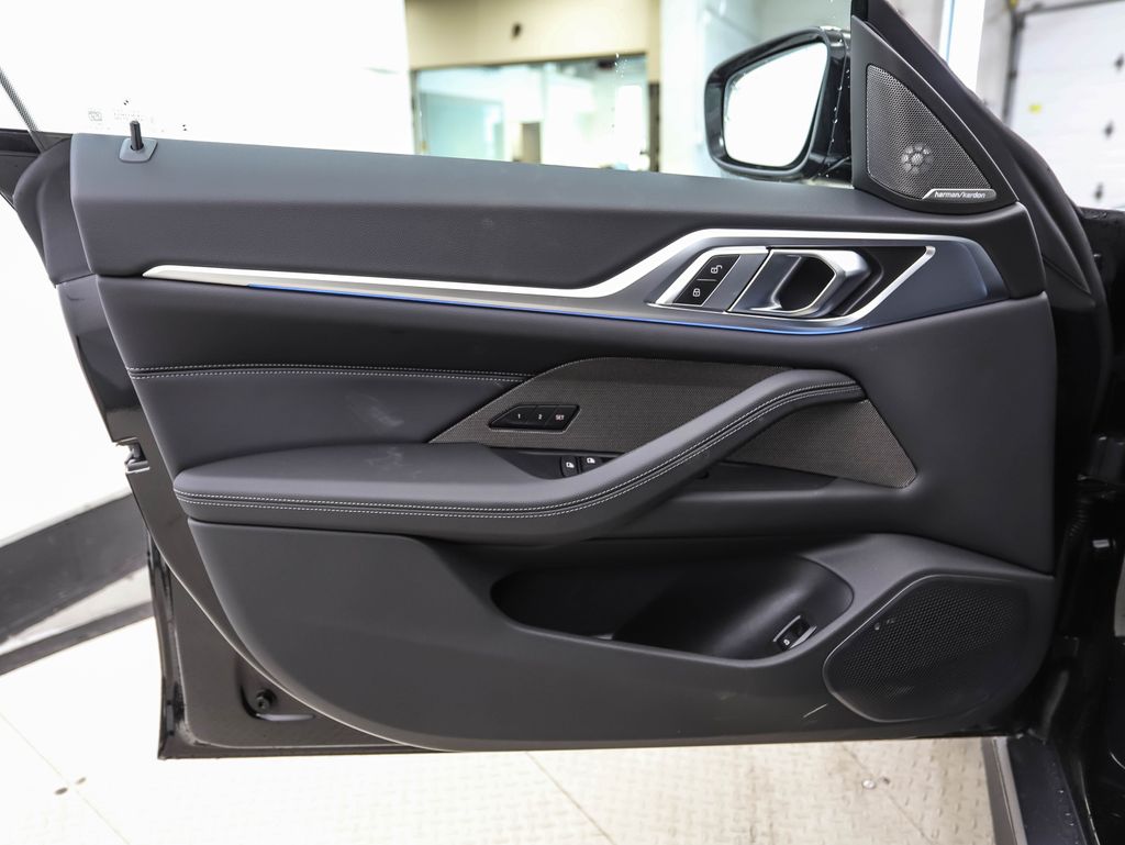 Thumbnail: 2026 BMW i4 - 9