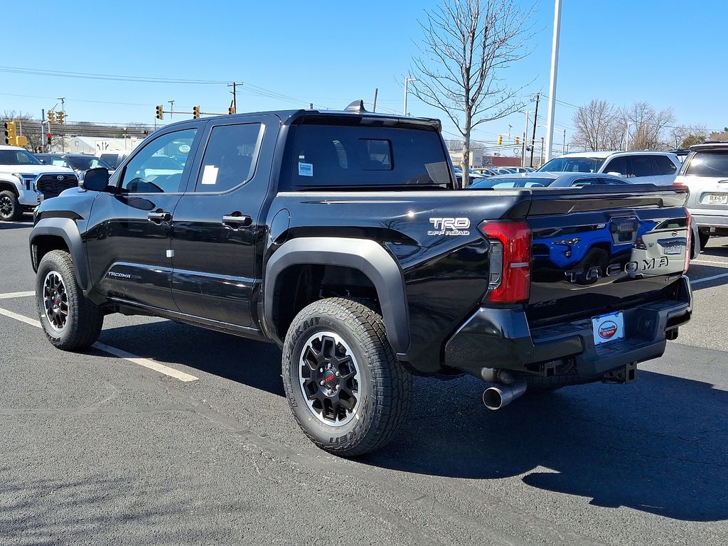 2025 Toyota Tacoma TRD Off-Road 2