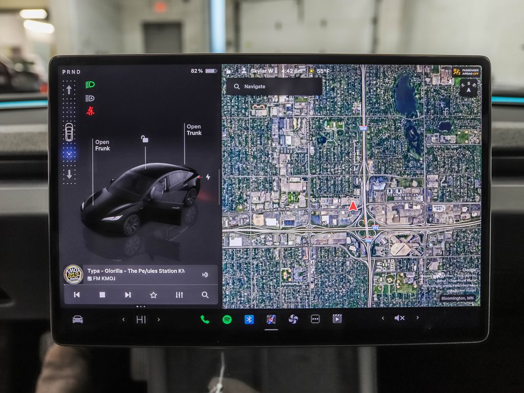 Thumbnail: 2025 Tesla Model 3 - 15