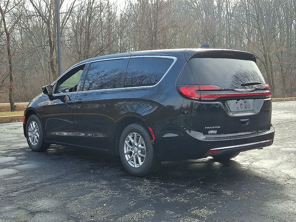 New 2026 Chrysler Pacifica Van