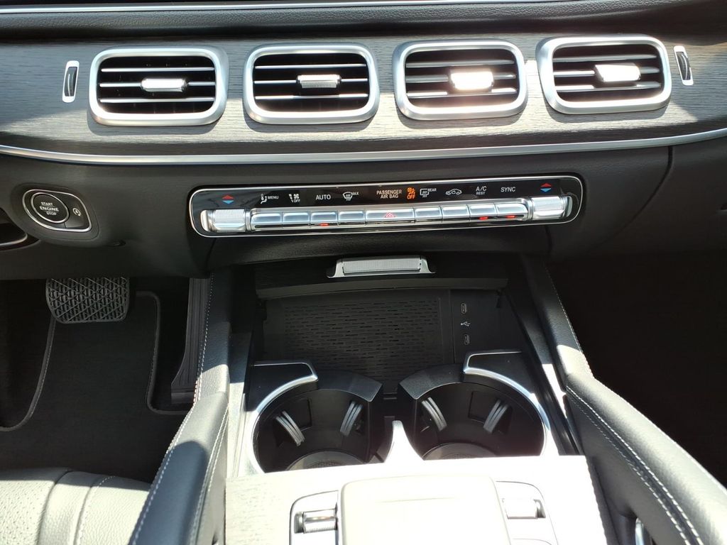 Certified Used 2026 Obsidian Black Metallic Mercedes-Benz GLE 350 image 25