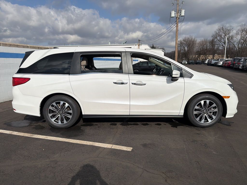 Thumbnail: 2023 Honda Odyssey - 6