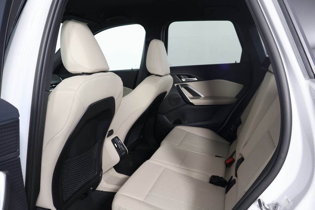 Thumbnail: 2023 BMW X1 - 11
