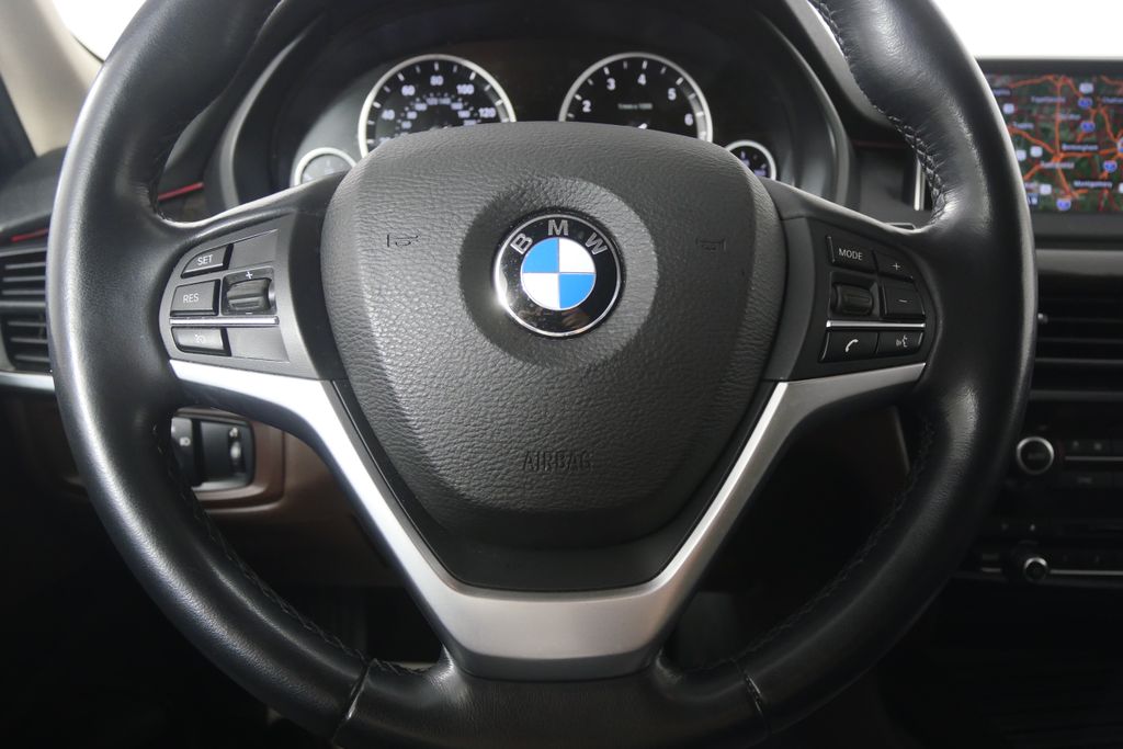 Thumbnail: 2015 BMW X5 - 16
