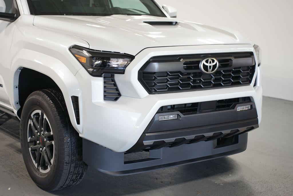 Thumbnail: 2025 Toyota Tacoma - 4