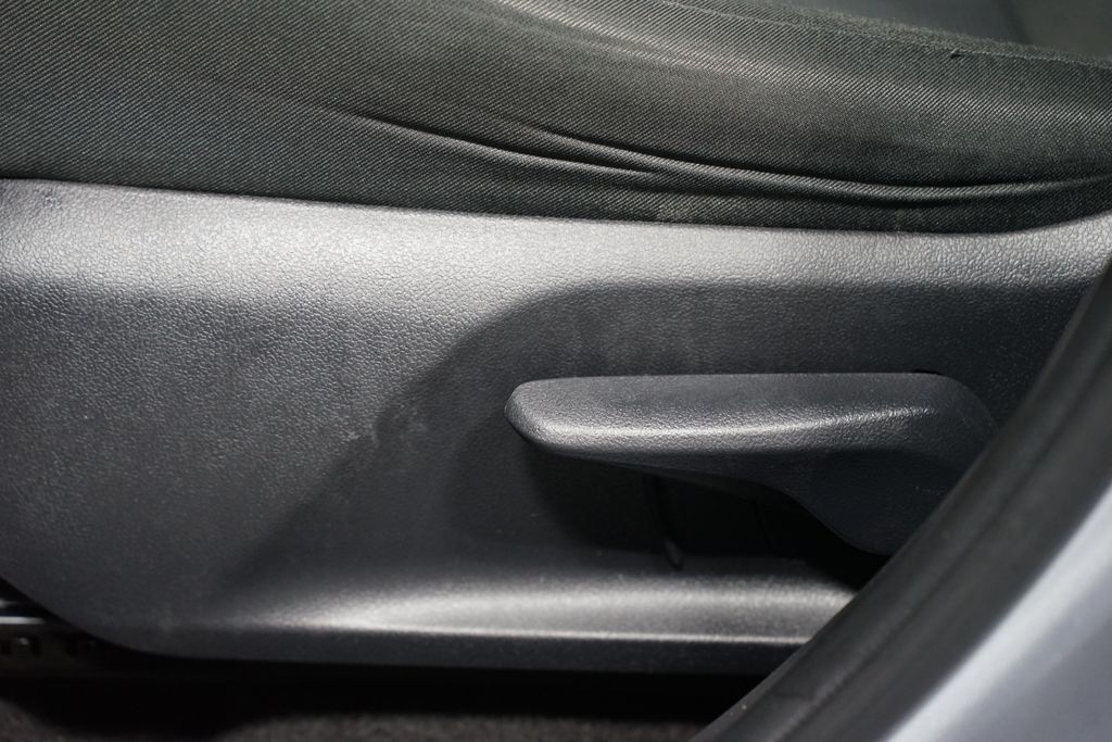 Thumbnail: 2024 Toyota RAV4 - 31