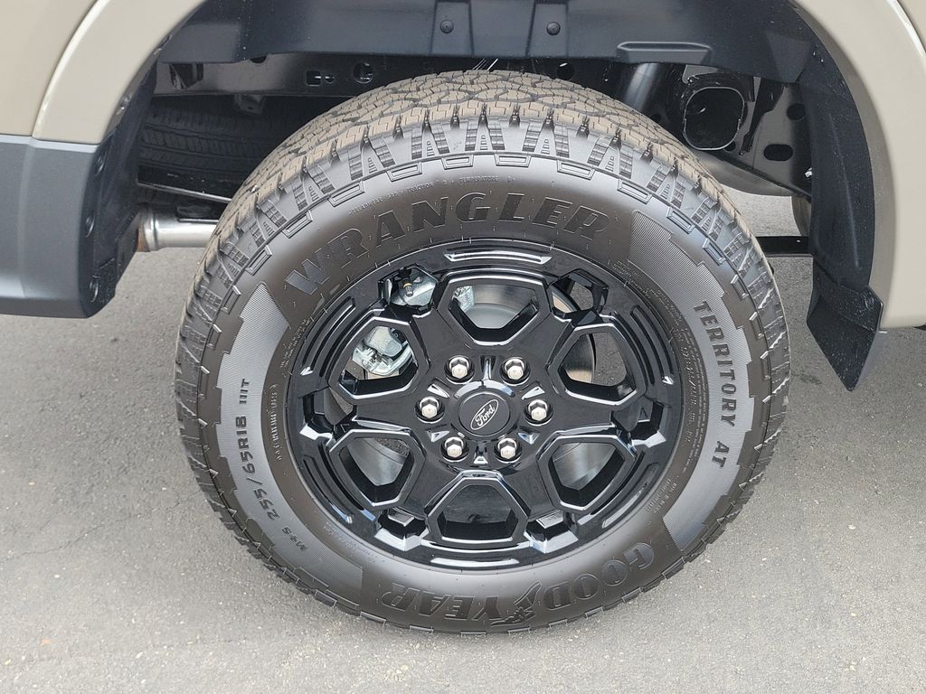 View vehicle photo 7