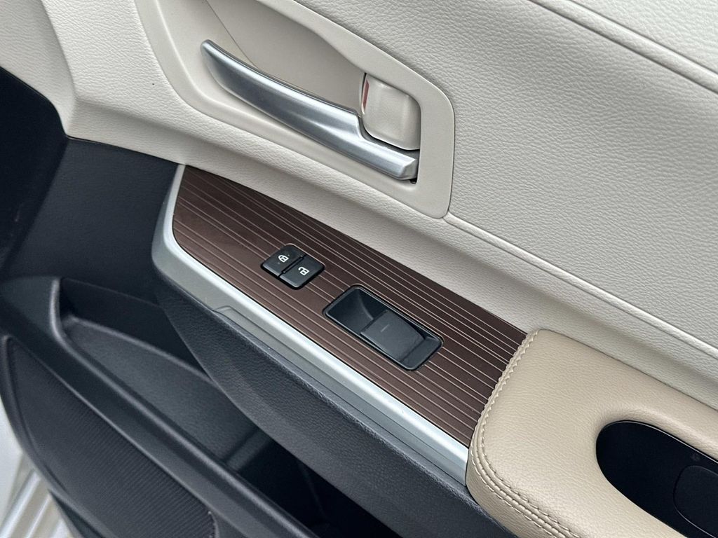 Thumbnail: 2024 Toyota Sienna - 20