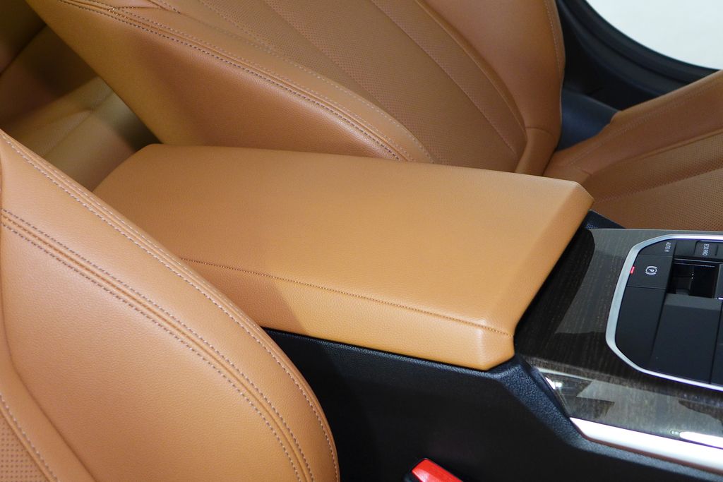 Thumbnail: 2023 BMW i4 - 16