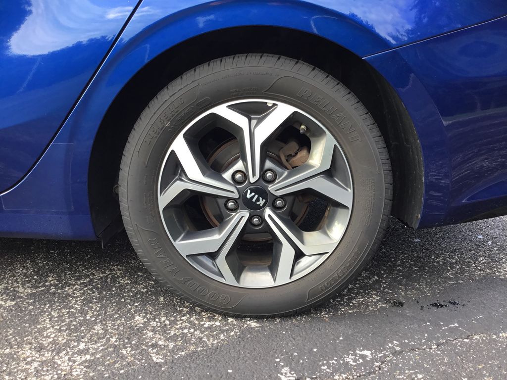 Thumbnail: 2020 Kia Forte - 9