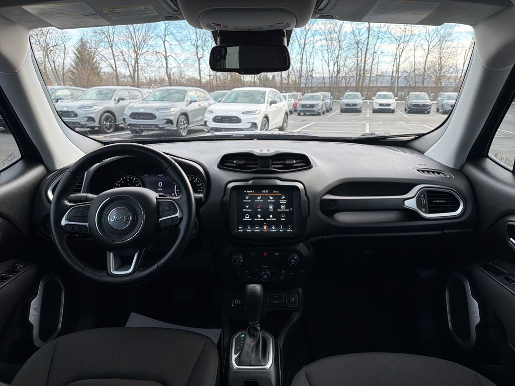 Thumbnail: 2018 Jeep Renegade - 11