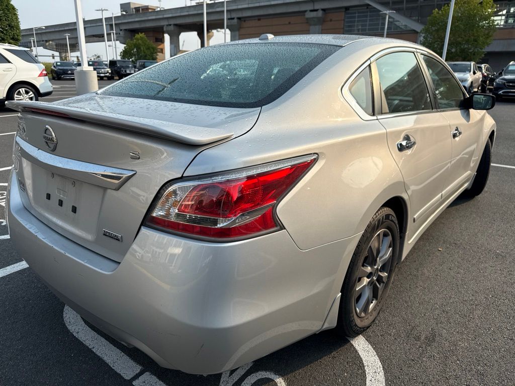 Thumbnail: 2015 Nissan Altima - 3