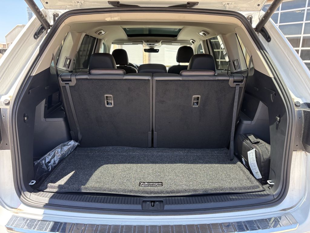 2024 Volkswagen Atlas 2.0T Peak Edition SEL White at DeMontrond Gulf Freeway