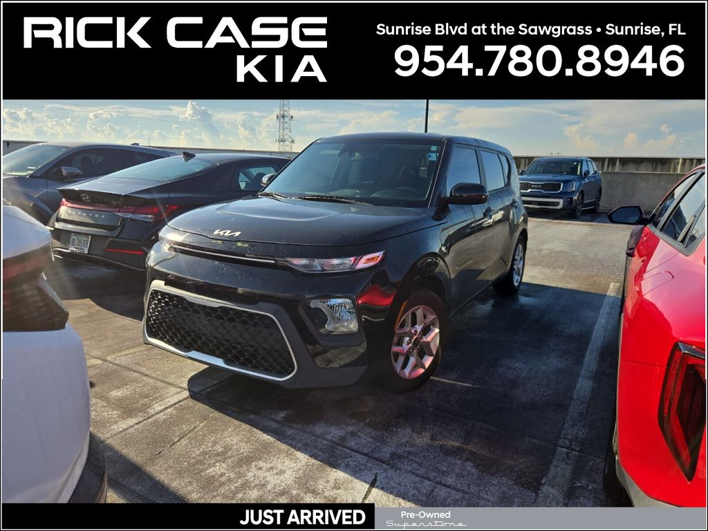2022 Kia Soul LX FWD    