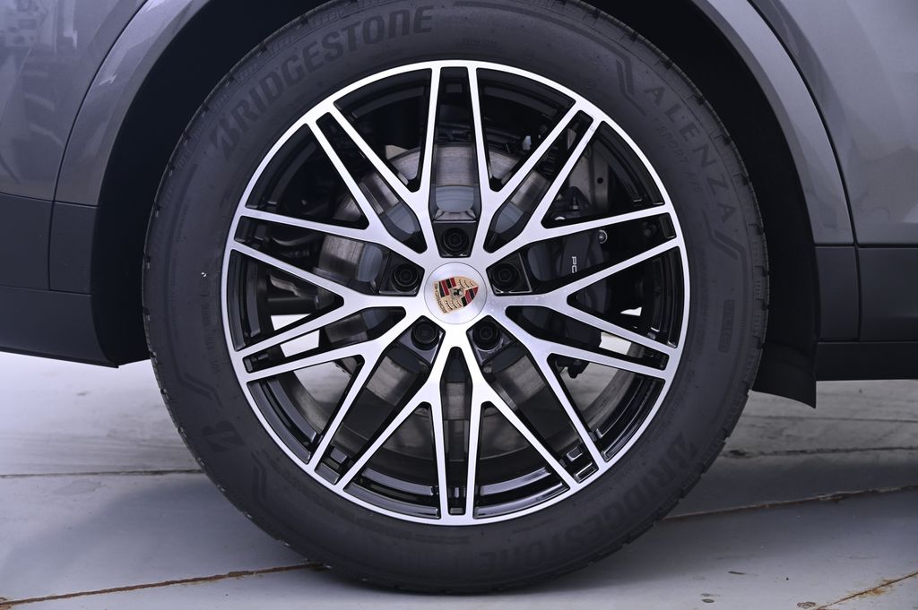 Thumbnail: 2025 Porsche Cayenne - 13