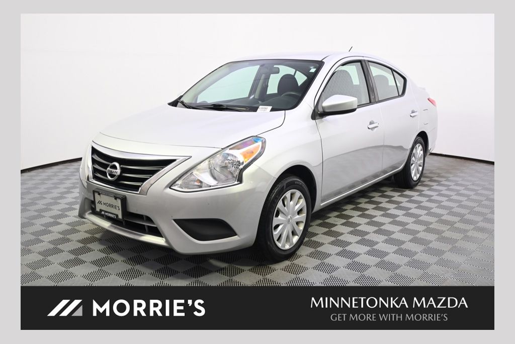 Brilliant Silver Metallic 2019 Nissan Versa SV FWD Sedan Front-Wheel Drive Continuously Variable Transmission