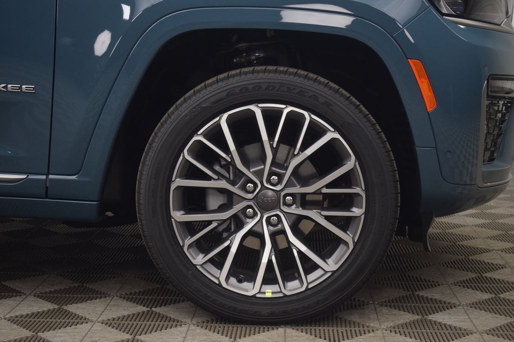 new 2026 Jeep Grand Cherokee car, priced at $58,046