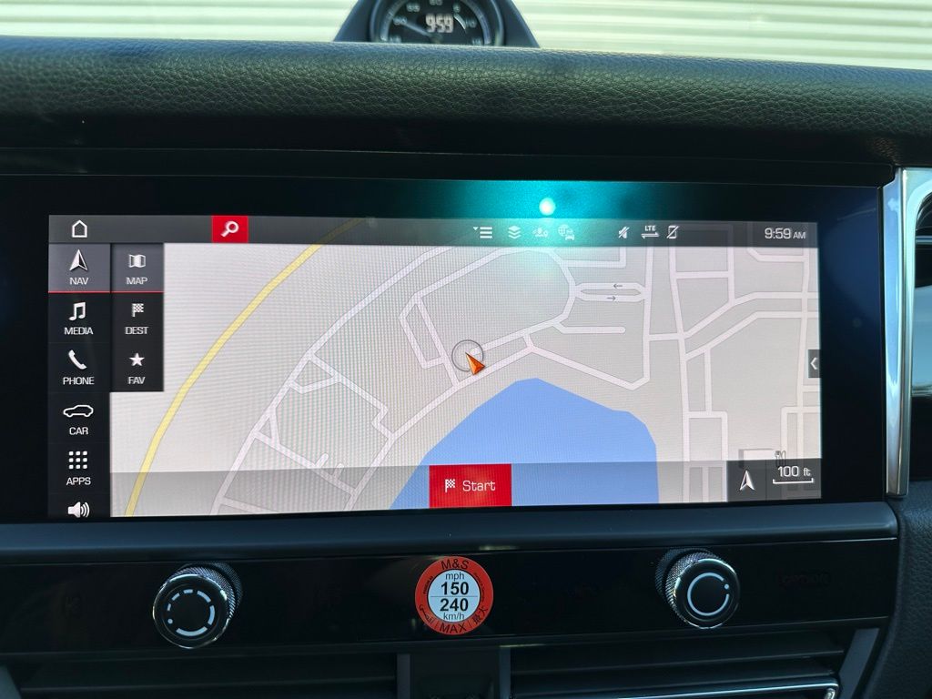 Thumbnail: 2026 Porsche Macan - 31