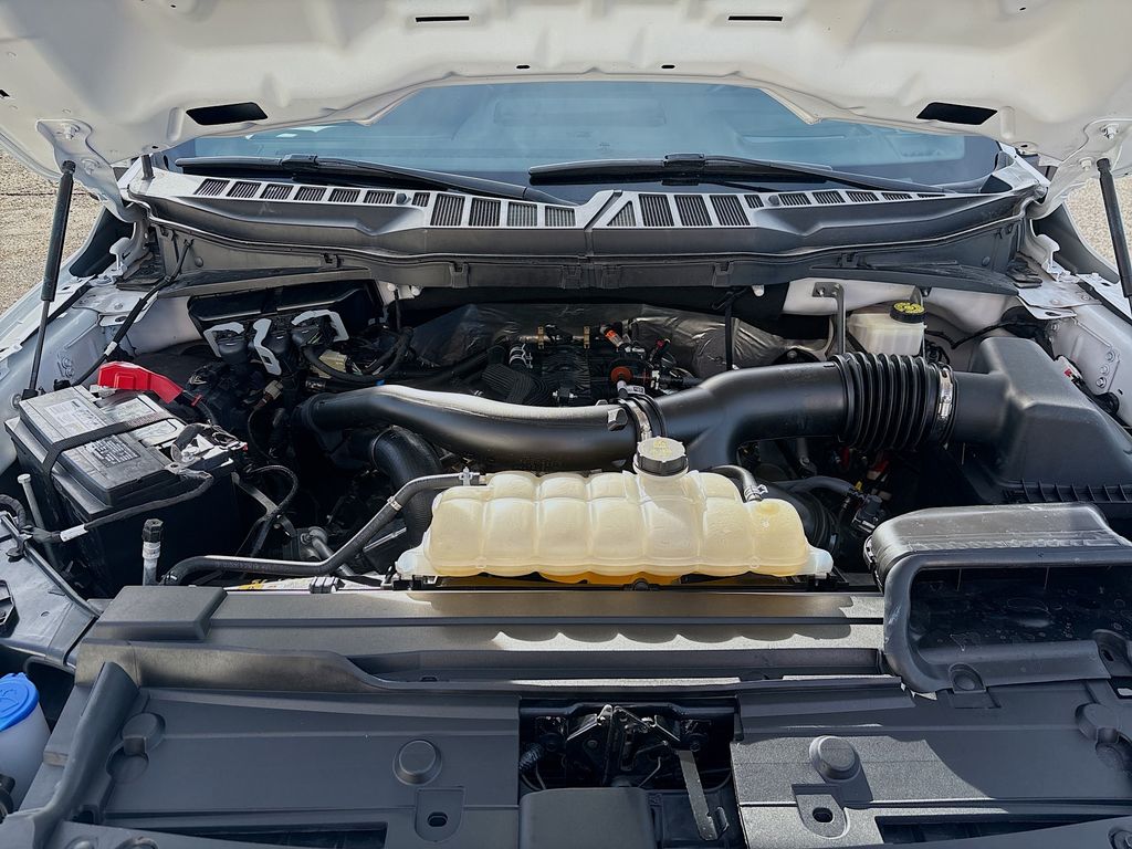 Used 2024 White Ford Lariat image 32