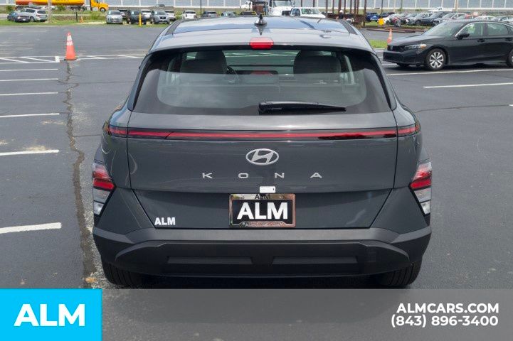 Used 2026 Gray Pearl Hyundai SE image 6