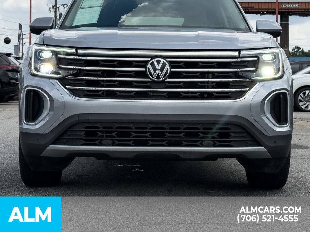 Used 2025 Gray Volkswagen 2.0T SE w/Technology image 8