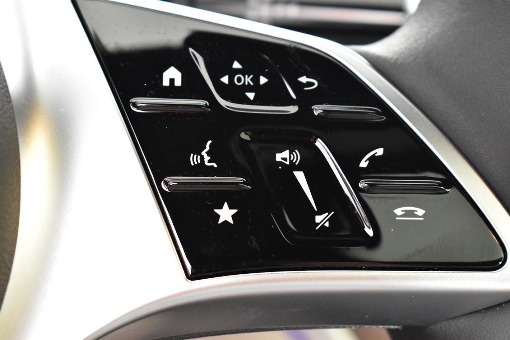 Thumbnail: 2025 Mercedes-Benz C-Class - 22