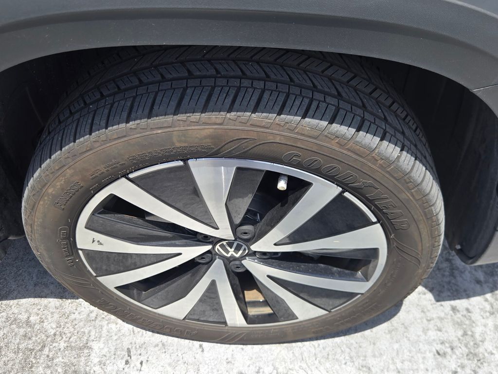 2024 Volkswagen Taos - $21,685