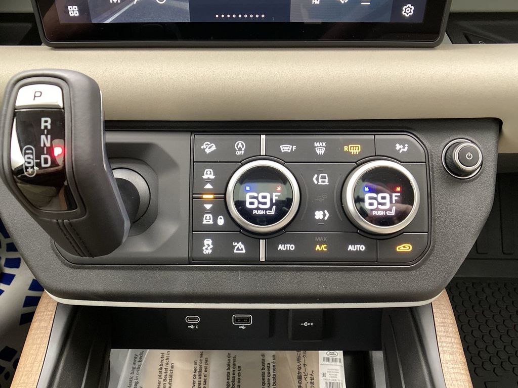 Thumbnail: 2023 Land Rover Defender - 18