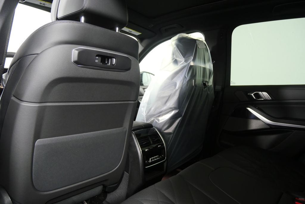Thumbnail: 2026 BMW X5 - 16