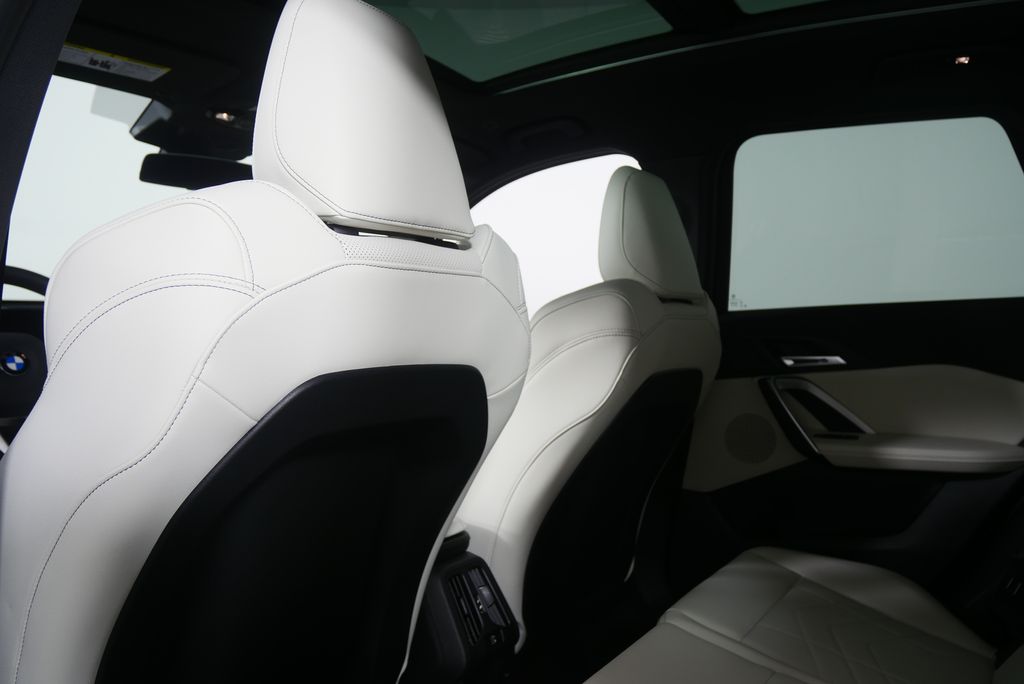 Thumbnail: 2026 BMW X1 - 16