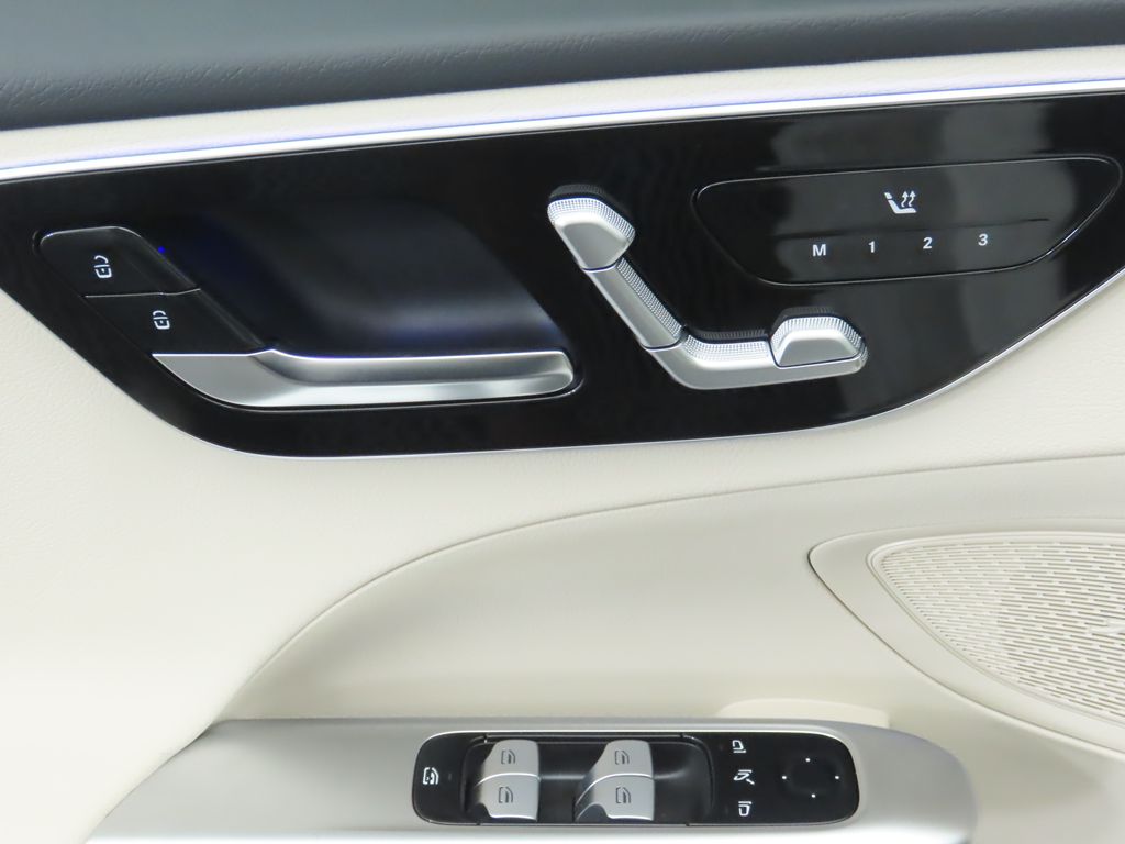 Thumbnail: 2025 Mercedes-Benz C-Class - 24