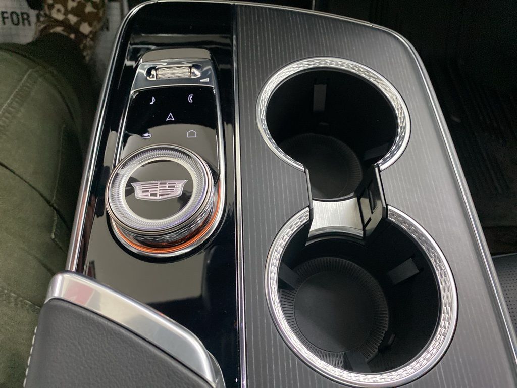 2024 Cadillac LYRIQ Luxury photo