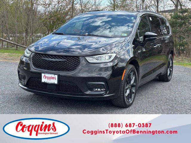 2023 Chrysler Pacifica Limited AWD's photo