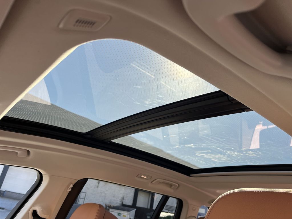 Thumbnail: 2022 BMW X7 - 21