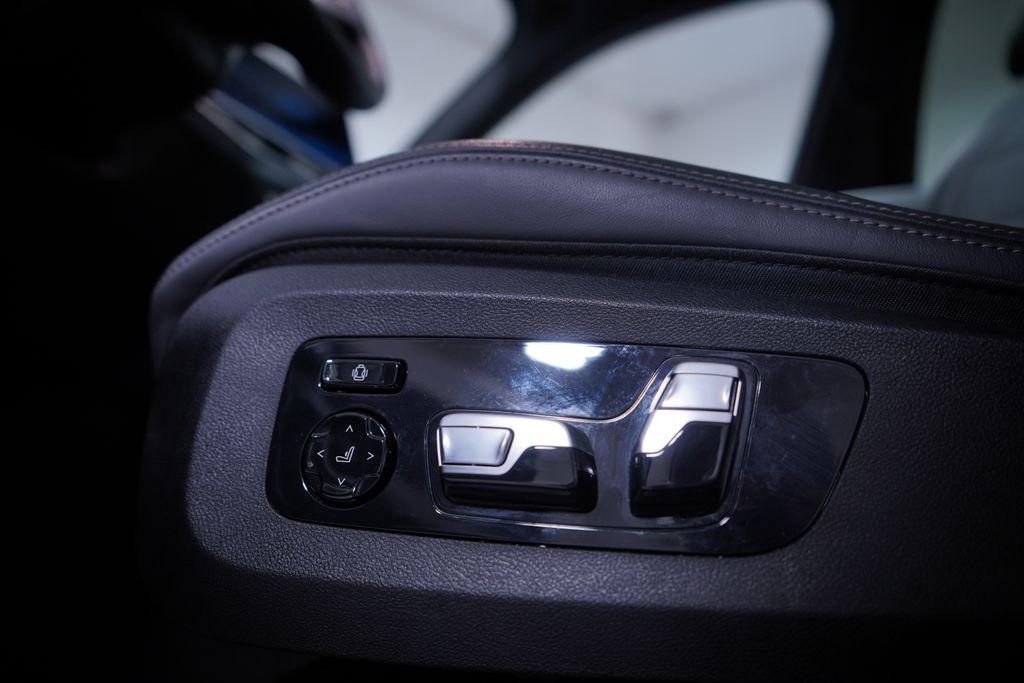 Thumbnail: 2025 BMW X7 - 19