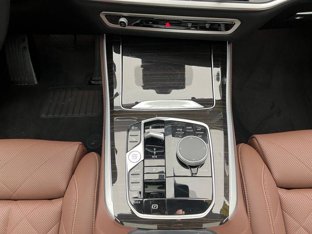 Thumbnail: 2025 BMW X5 - 11
