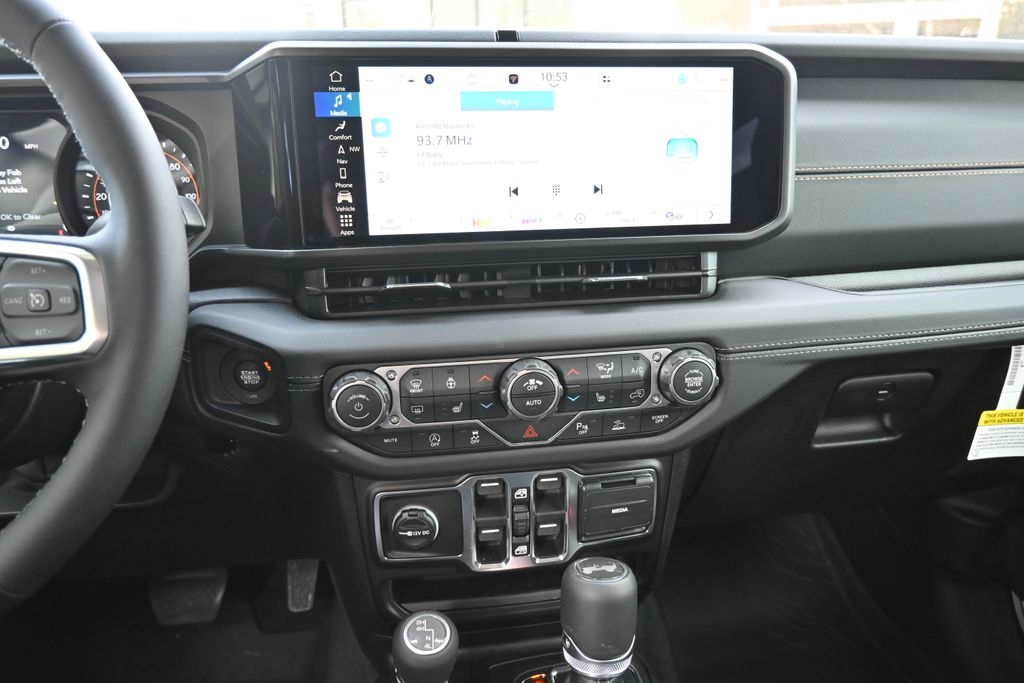 2026 Jeep Wrangler Sahara - 8