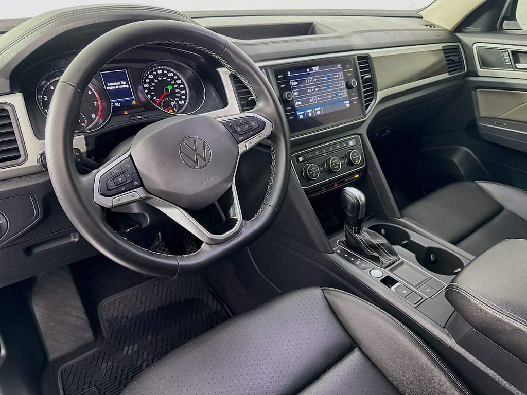 2021 Volkswagen Atlas 3.6L V6 SE w/Technology photo