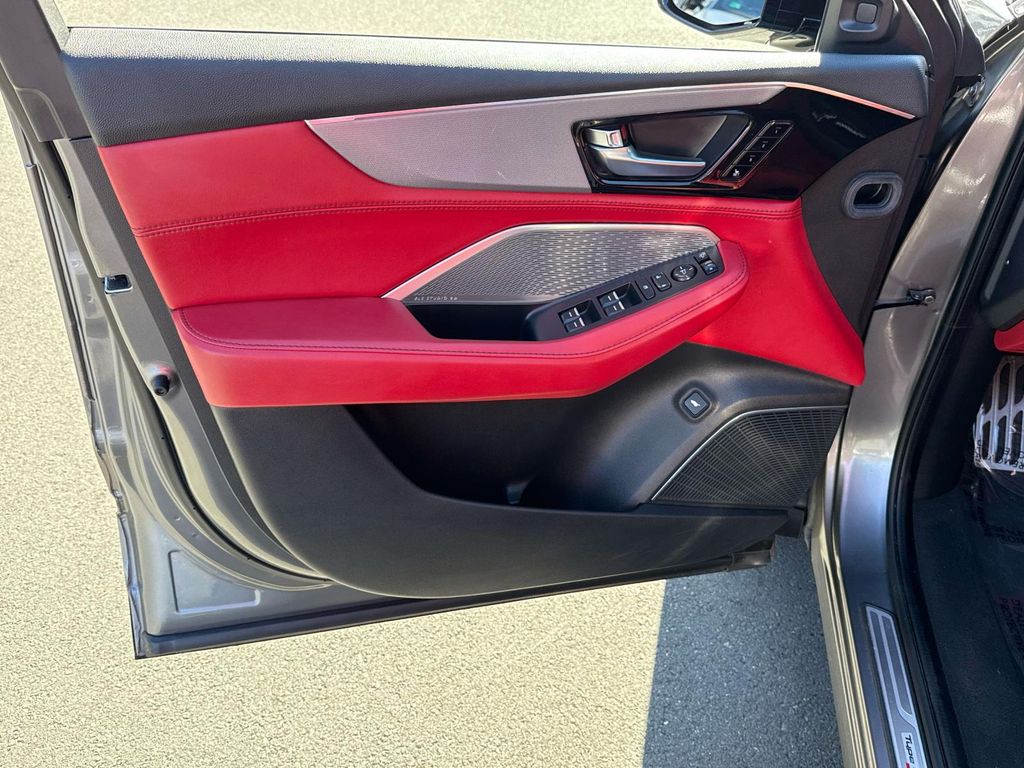 Thumbnail: 2022 Acura MDX - 31