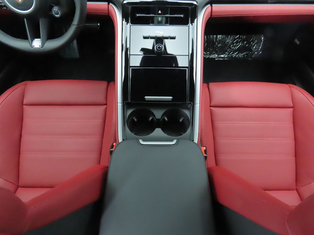 Thumbnail: 2024 Porsche Panamera - 20