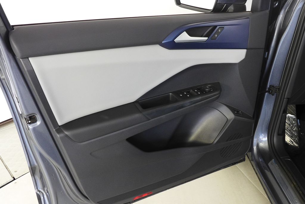 Thumbnail: 2022 Volkswagen Taos - 11