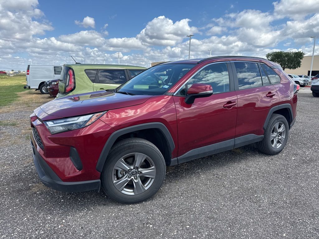 Pearl 2025 Toyota RAV4 XLE FWD SUV / Crossover Front-Wheel Drive 8-Speed Automatic