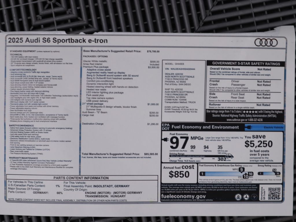 Thumbnail: 2025 Audi S6 - 9