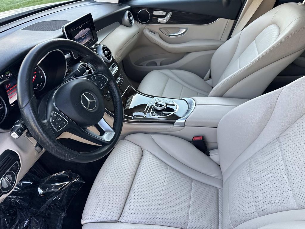 Thumbnail: 2018 Mercedes-Benz GLC - 26