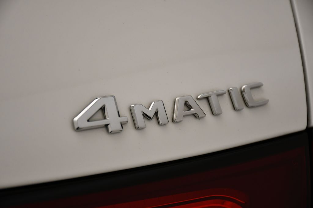 Thumbnail: 2025 Mercedes-Benz GLC - 10