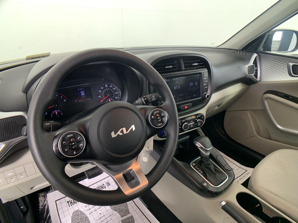 2022 Kia Soul LX 27