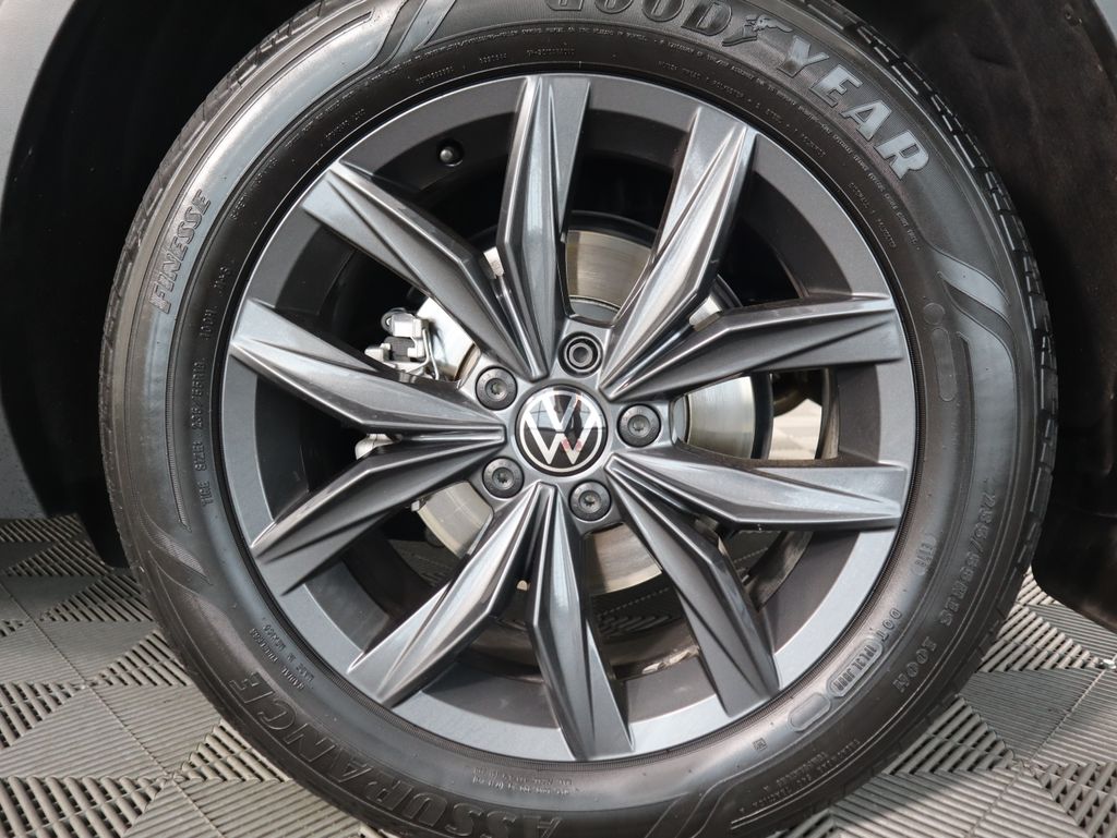 Thumbnail: 2024 Volkswagen Tiguan - 32